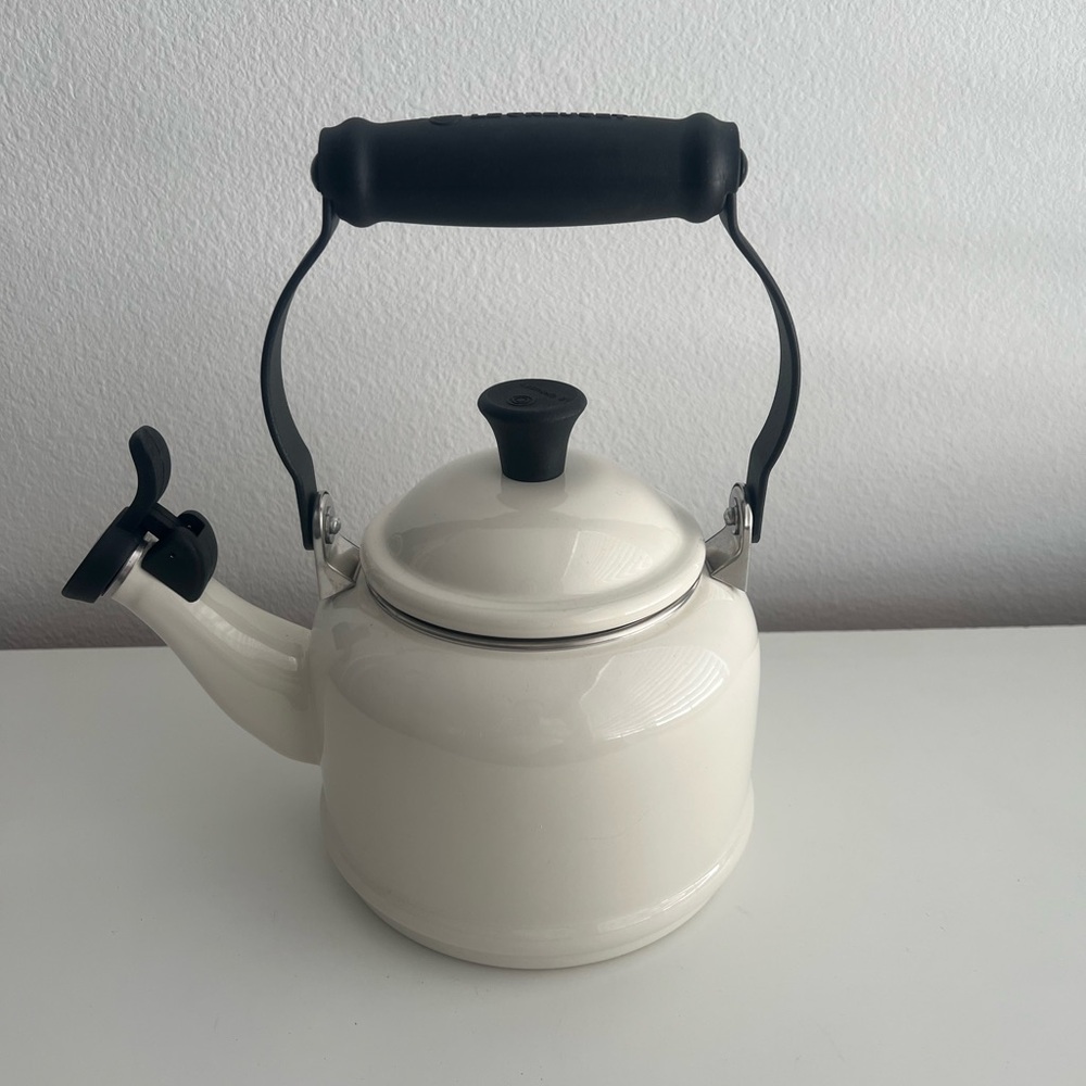 Le Creuset 1.25Qt. Enamel Steel Kettle White